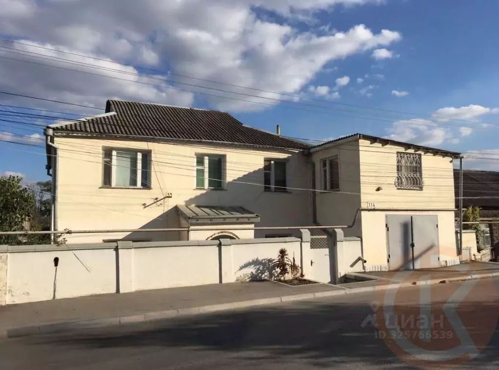 Дом в Крым, Симферополь ул. Генова, 114 (225 м) - Фото 1