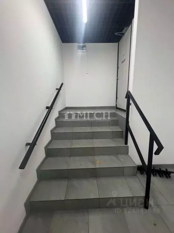 Помещение свободного назначения в Москва Мосфильмовская ул., 26 (140 ... - Фото 0