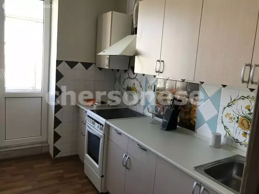 3-комнатная квартира: Севастополь, Михайловская улица, 2 (68 м) - Фото 1