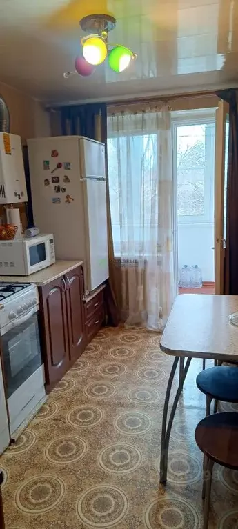 2-к кв. Ростовская область, Шахты Терешковой пер., 2Б (48.7 м) - Фото 1