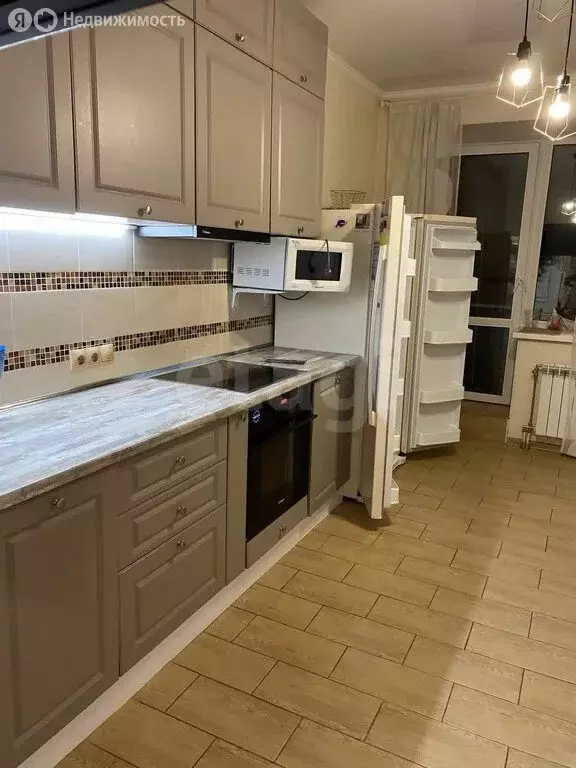 3-комнатная квартира: Омск, проспект Комарова, 11 (58.8 м) - Фото 1