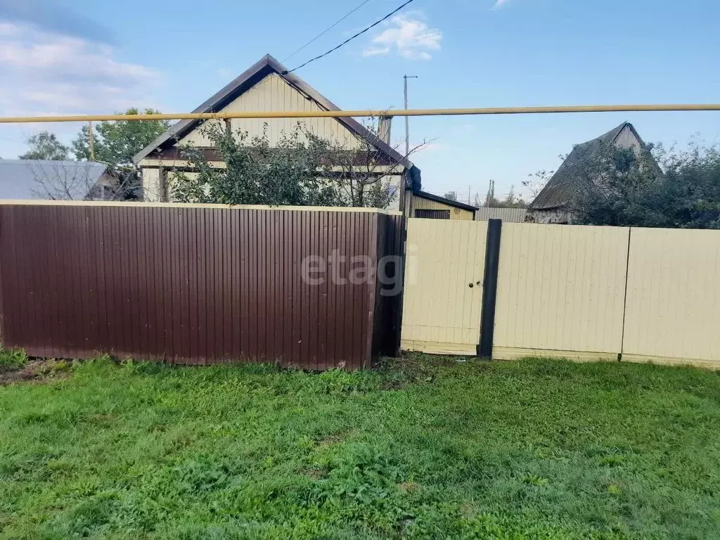 Дом в Башкортостан, Стерлитамакский район, с. Буриказганово ул. ... - Фото 1