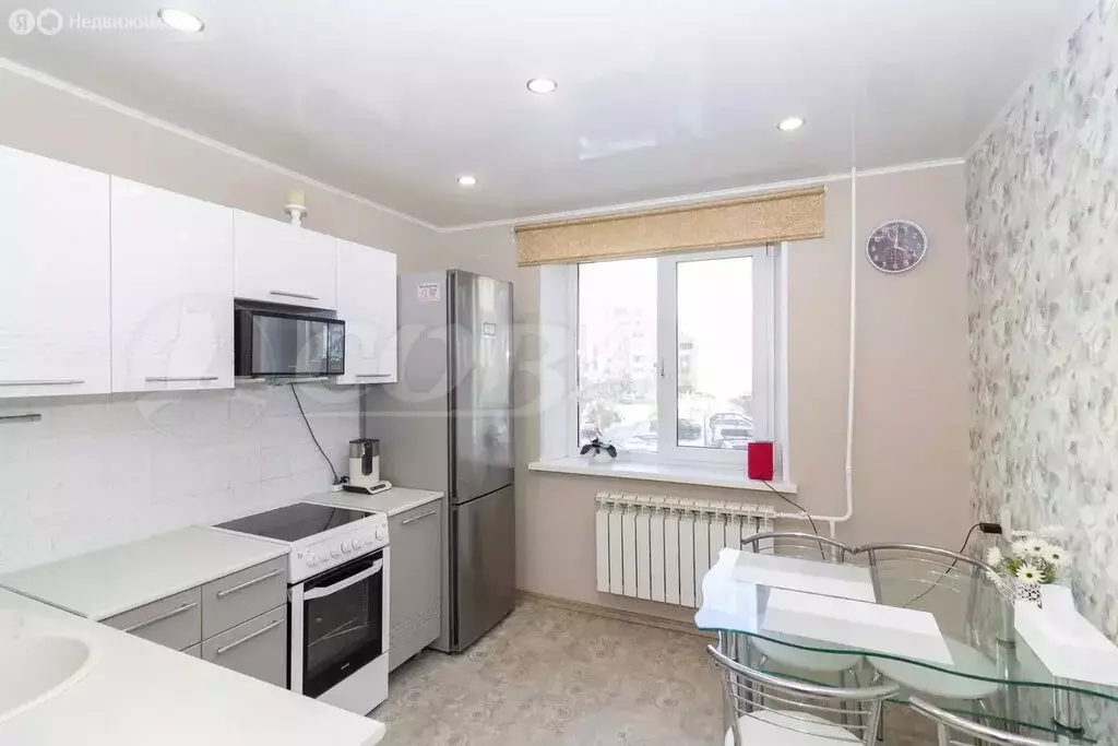 2-комнатная квартира: Тюмень, 6-й микрорайон, улица Валерии ... - Фото 1