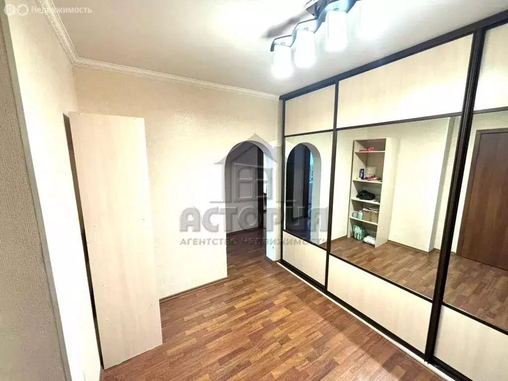 3-комнатная квартира: Красноярск, улица Алексеева, 22 (78.2 м) - Фото 0