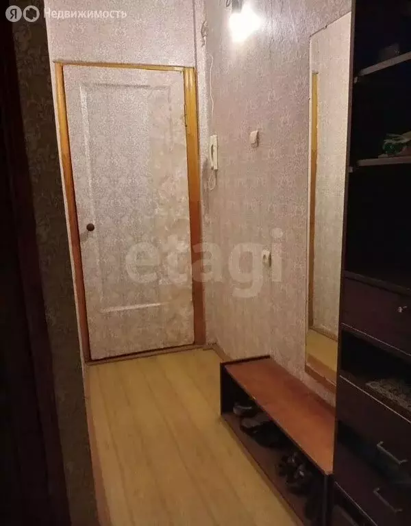 3-комнатная квартира: посёлок городского типа Редкино, улица Калинина, ... - Фото 2
