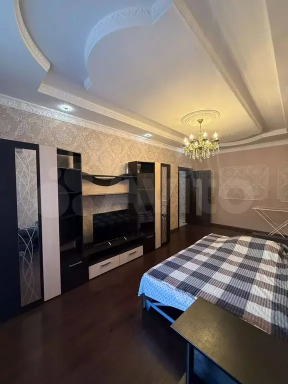 2-к. квартира, 60 м, 1/9 эт. - Фото 1