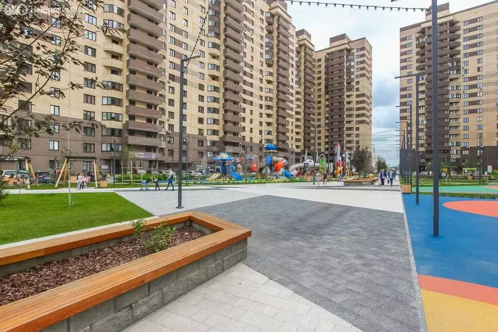 Квартира-студия: Тюмень, улица Тимофея Чаркова, 81 (27.6 м) - Фото 2