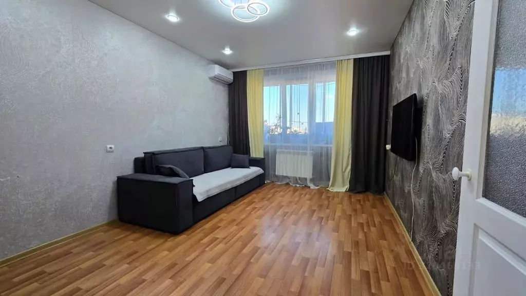 2-к кв. Татарстан, Нижнекамск ул. Рифката Гайнуллина, 4 (56.9 м) - Фото 1