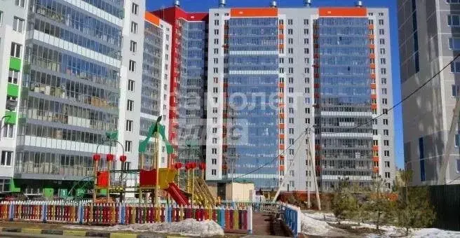 3-к кв. Тюменская область, Тюмень ул. Константина Посьета, 5 (92.6 м) - Фото 0