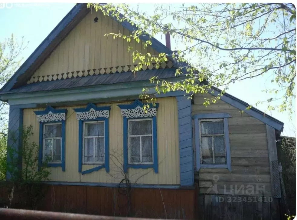 Дом в Ульяновская область, Кузоватовский район, Спешневское с/пос, с. ... - Фото 1