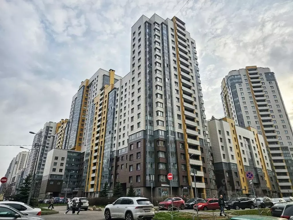 3-к кв. Санкт-Петербург ул. Среднерогатская, 9 (83.3 м) - Фото 1