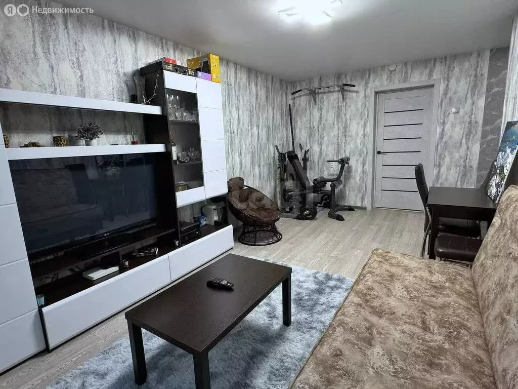 3-комнатная квартира: Череповец, улица Максима Горького, 91 (59.2 м) - Фото 1