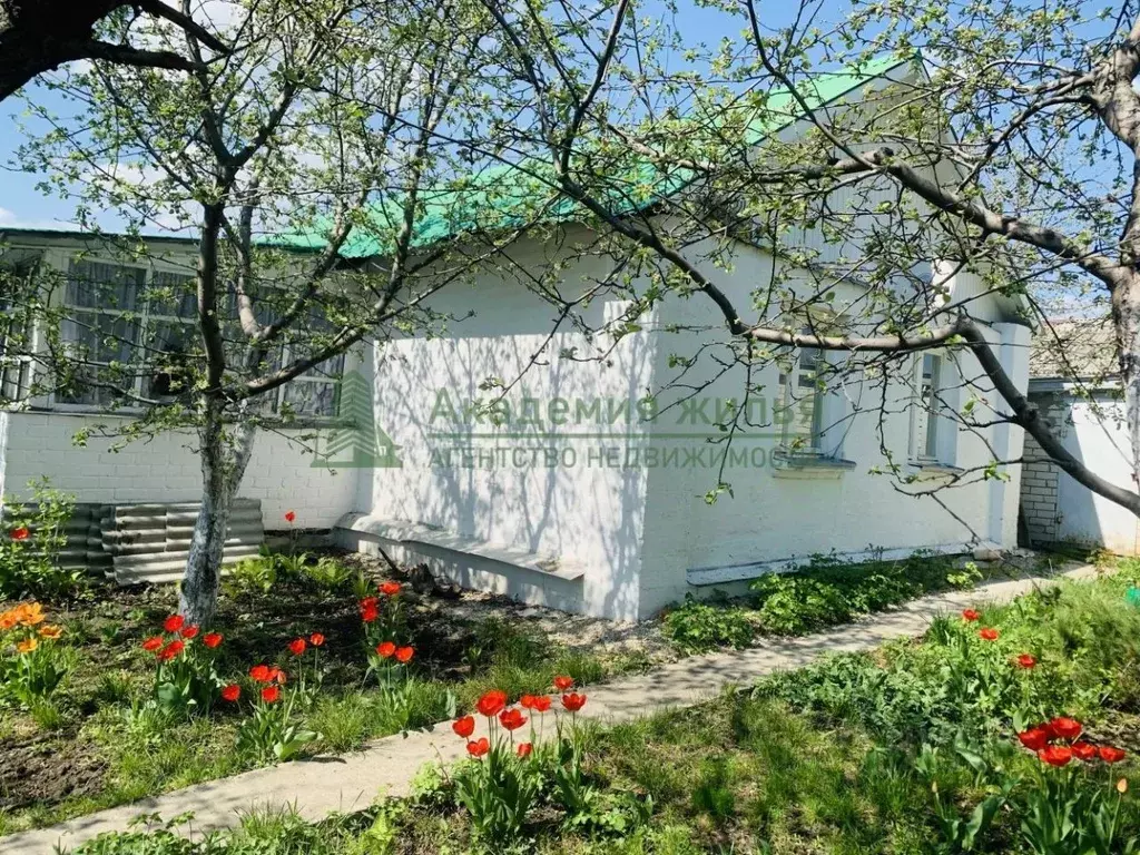 Дом в Саратовская область, пос. Сельхозтехника ул. Рабочая, 19 (82.0 . - Фото 0