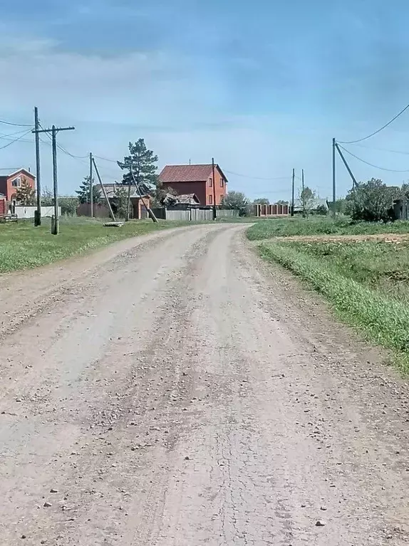 Участок в Омская область, Любинский район, с. Любино-Малороссы ... - Фото 1