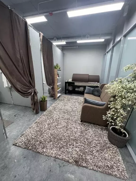 Офис в Татарстан, Набережные Челны ул. Шамиля Усманова, 3Д (10 м) - Фото 1