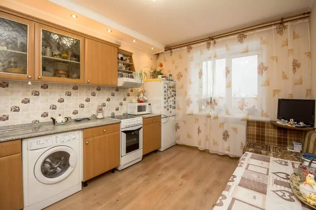 3-к кв. Тюменская область, Тюмень ул. Белинского, 1а (68.7 м) - Фото 1