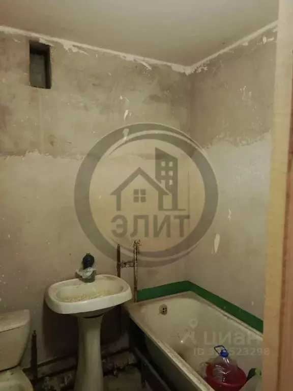 1-к кв. Белгородская область, Старый Оскол Молодогвардеец мкр, 1А ... - Фото 2