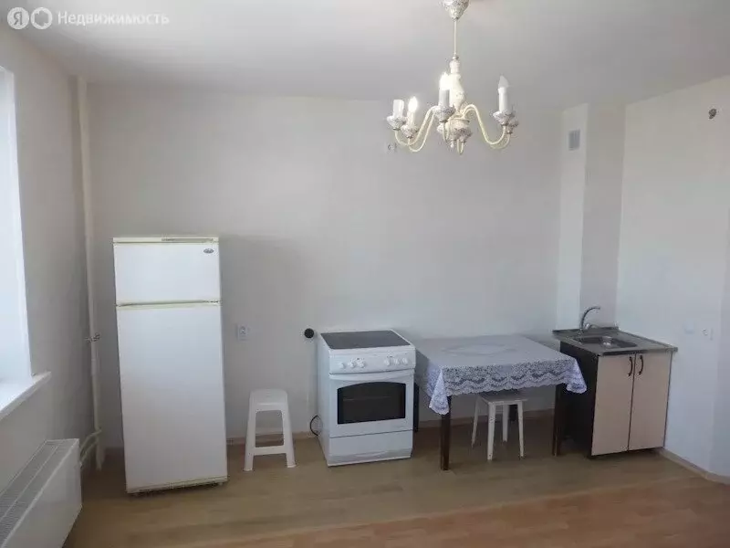 Квартира-студия: Челябинск, улица Петра Столыпина, 9 (24.7 м) - Фото 2