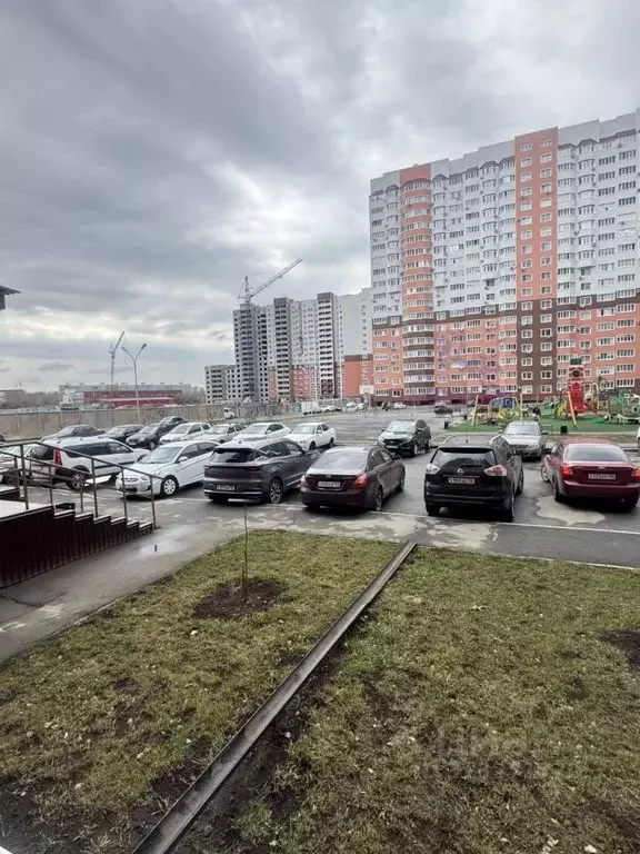 2-к кв. Оренбургская область, Оренбург ул. Фронтовиков, 10/4 (58.43 м) - Фото 0