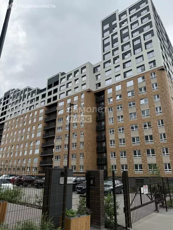 3-комнатная квартира: Ижевск, улица Холмогорова, 109 (59 м) - Фото 1