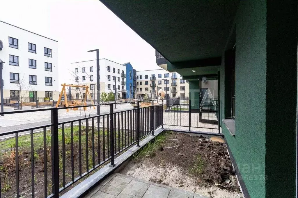 1-к кв. Тюменская область, Тюмень ул. Александра Звягина, 12 (30.6 м) - Фото 0