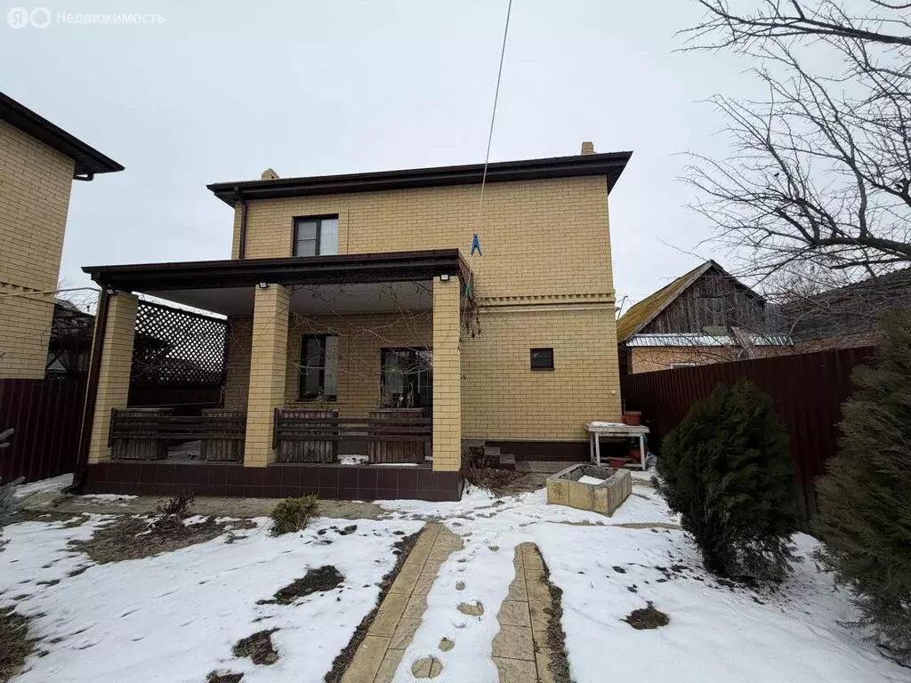 Дом в Астрахань, улица Безжонова, 178 (152 м) - Фото 1