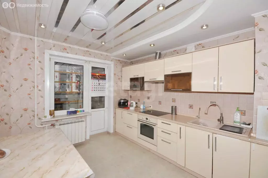 4-комнатная квартира: Южно-Сахалинск, проспект Мира, 375 (70 м) - Фото 2