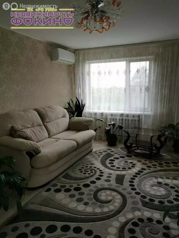 3-комнатная квартира: Большой Камень, улица Маслакова, 22 (62.7 м) - Фото 0