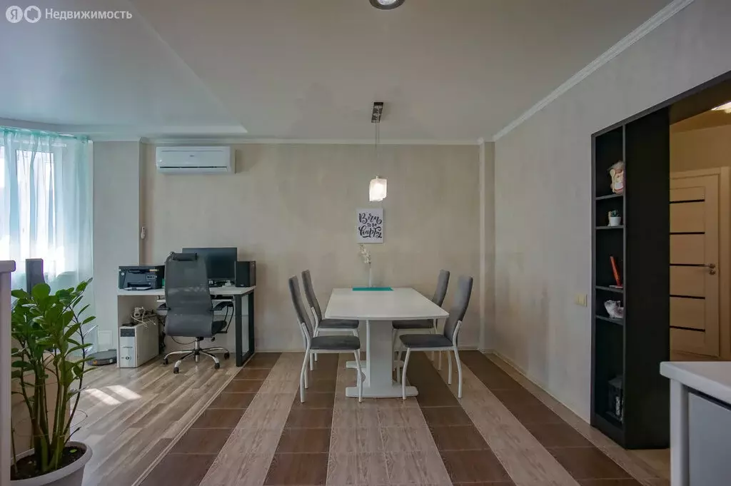 3-комнатная квартира: Екатеринбург, улица Краснолесья, 24 (90 м) - Фото 1
