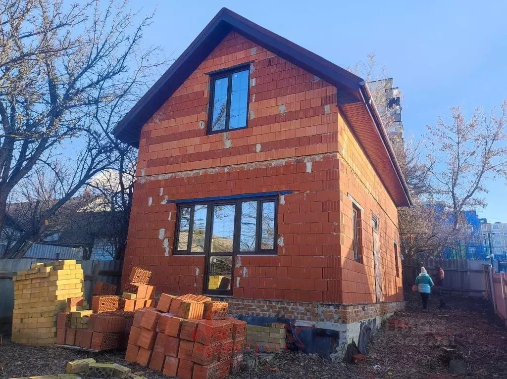 Дом в Белгородская область, Белгород пер. 2-й Лесной, 4 (100 м) - Фото 1