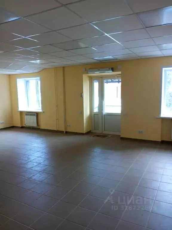 Торговая площадь в Самарская область, Октябрьск Кирпичный пер., 2 (56 ... - Фото 1