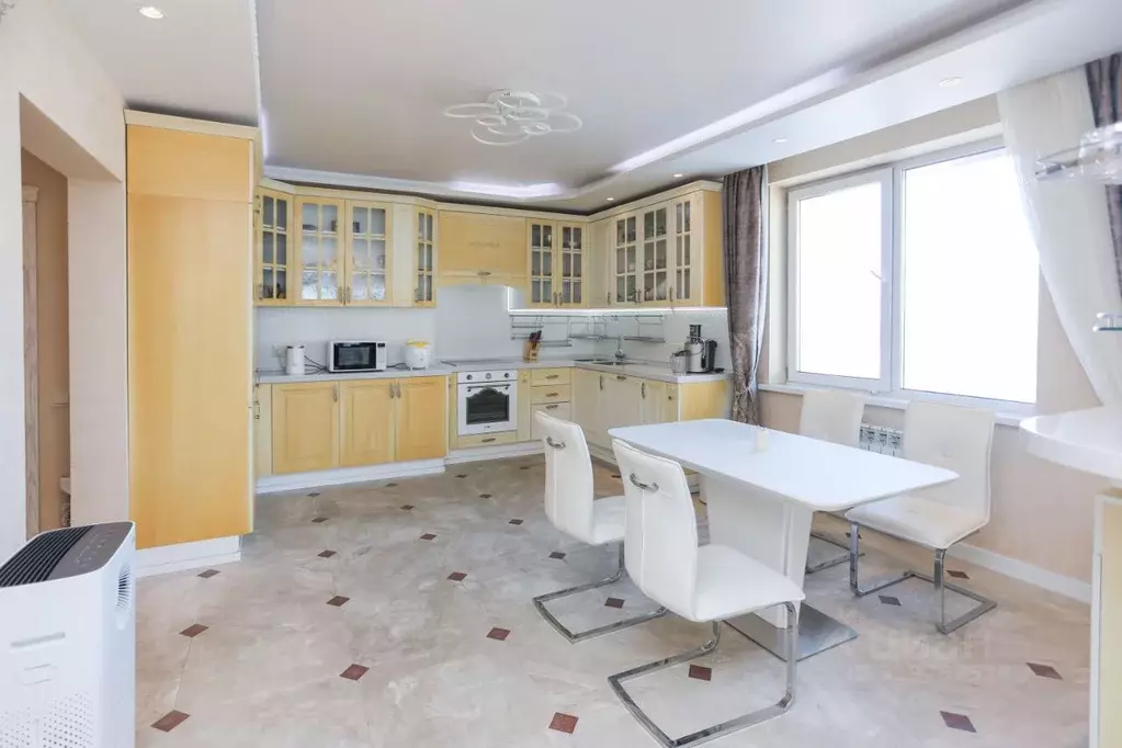 3-к кв. Хабаровский край, Хабаровск Ленинградская ул., 53к2 (104.0 м) - Фото 0