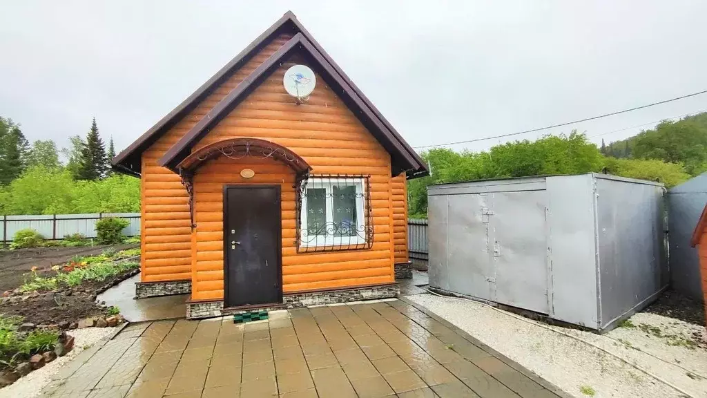 Дом в Кемеровская область, Таштагольский район, Шерегешское городское ... - Фото 1