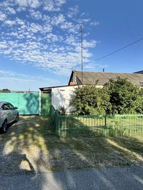 Дом в Белгородская область, Старооскольский городской округ, с. Озерки ... - Фото 1