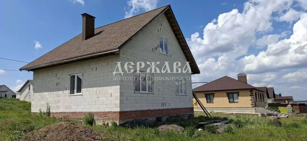 Дом в Белгородская область, Старооскольский городской округ, с. ... - Фото 1