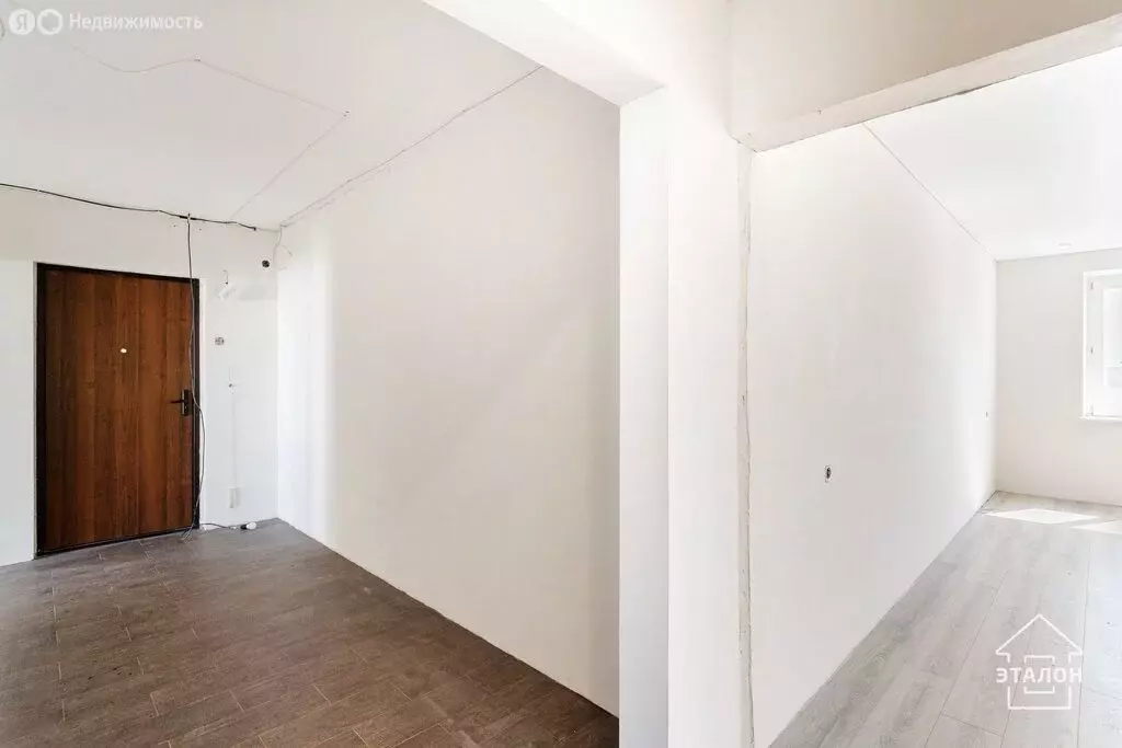 3-комнатная квартира: Омск, улица Малиновского, 23 (81.3 м) - Фото 0