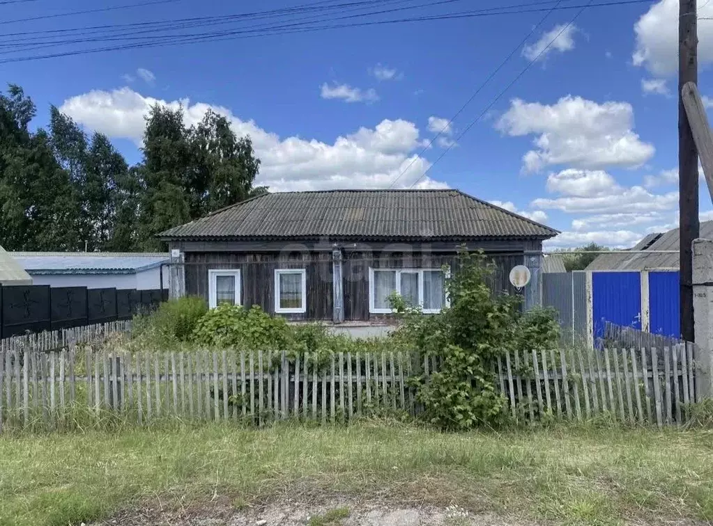 Дом в Саратовская область, Балтайский район, Большеозерское ... - Фото 1