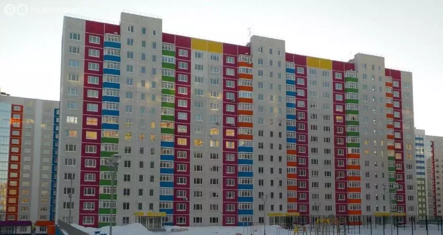 3-комнатная квартира: Тюмень, улица Федюнинского, 60к2 (92.6 м) - Фото 0