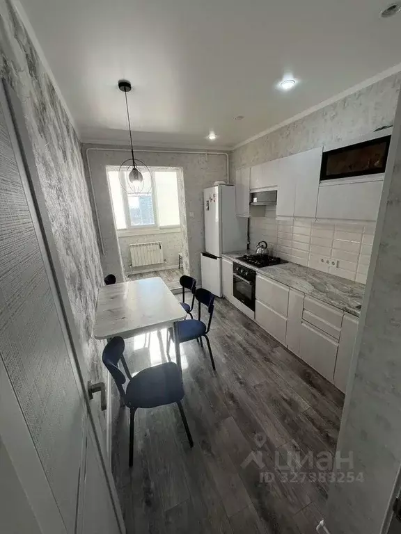 2-к кв. Астраханская область, Астрахань ул. Куликова, 77к2 (80.0 м) - Фото 1