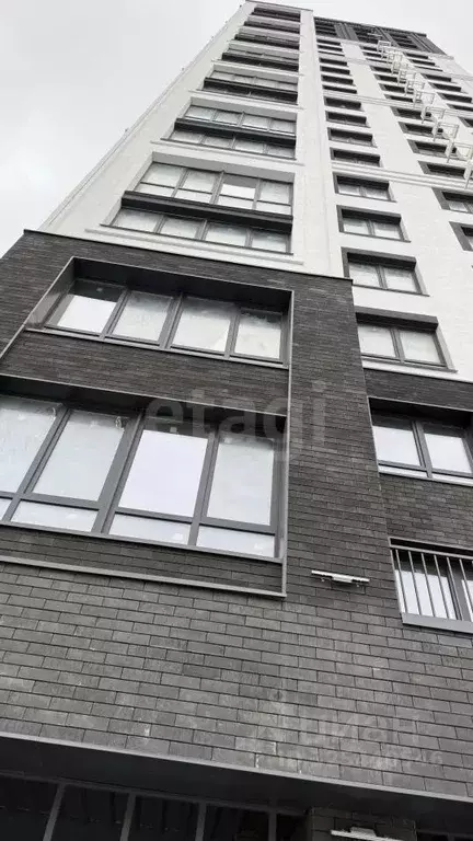 1-к кв. Тюменская область, Тюмень ул. Братьев Бондаревых, 5 (42.0 м) - Фото 0