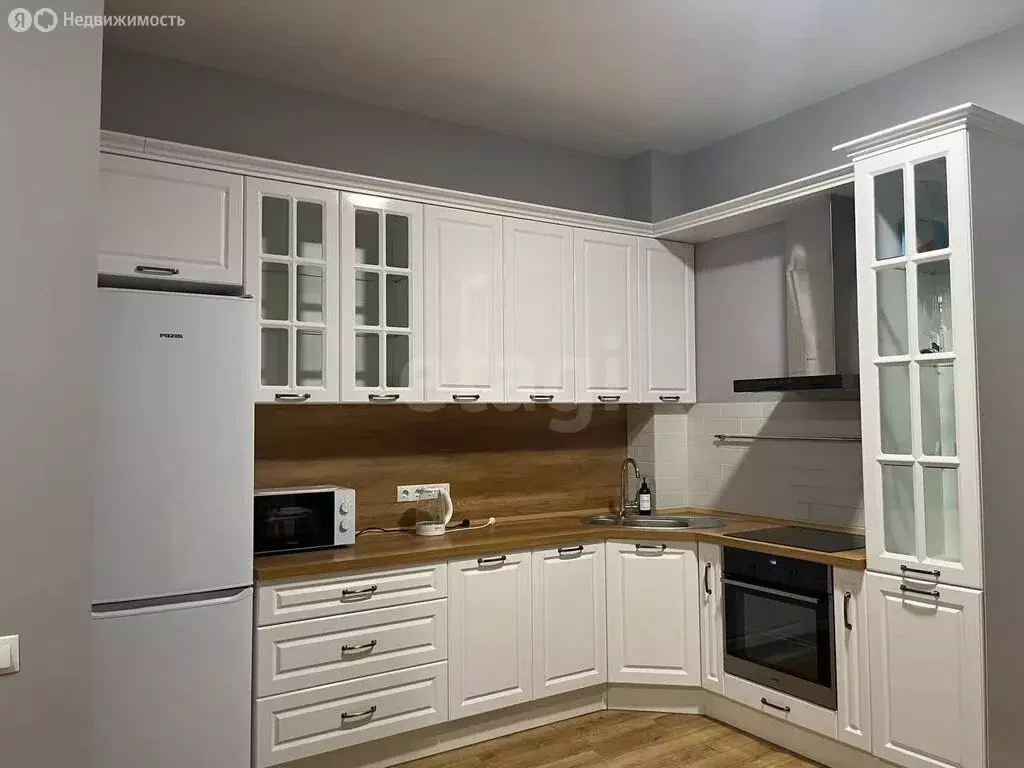 1-комнатная квартира: Тюмень, улица Монтажников, 61 (56.6 м) - Фото 1