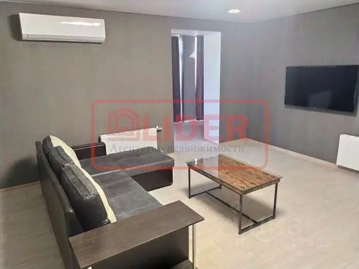 2-к кв. Севастополь ул. Связистов, 6/8 (70.1 м) - Фото 1