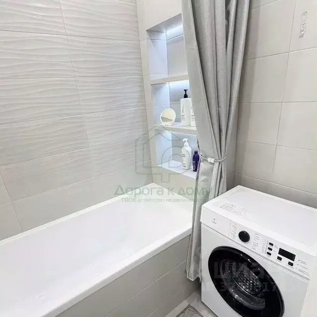 2-к кв. Белгородская область, Старый Оскол Центральный мкр, 4А (57.0 ... - Фото 2