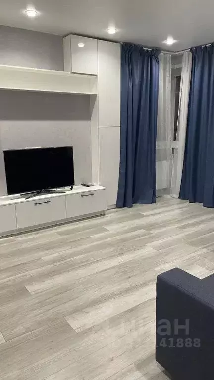 3-к кв. Удмуртия, Ижевск Молодежная ул., 107Г (75.0 м) - Фото 1