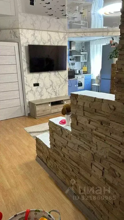 3-к кв. Свердловская область, Екатеринбург ул. Сахалинская, 1 (54.9 м) - Фото 0