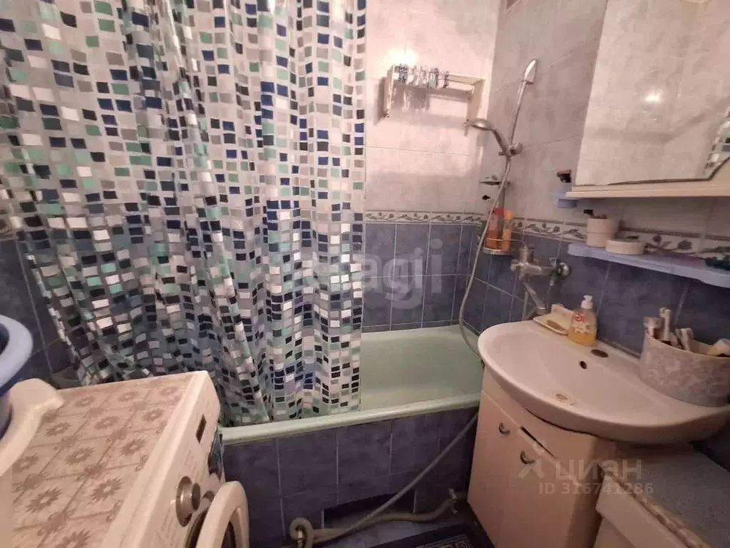 2-к кв. Крым, Симферополь ул. Маршала Жукова (48.0 м) - Фото 0