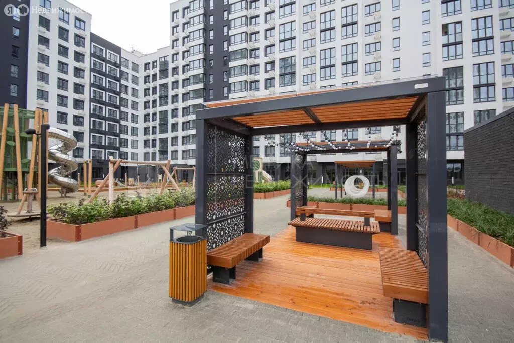 Квартира-студия: Тюмень, улица Братьев Бондаревых, 5 (27.9 м) - Фото 2