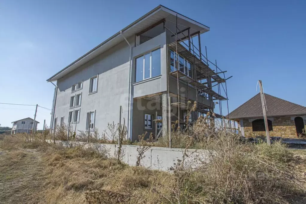 Дом в Севастополь с. Родниковское, ул. Карадагская, 3 (700 м) - Фото 1