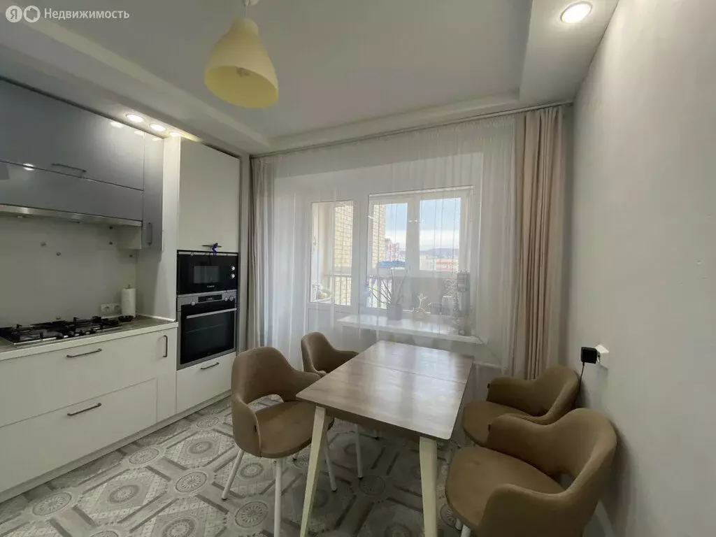 3-комнатная квартира: Октябрьский, 28-й микрорайон, 19 (79.9 м) - Фото 1