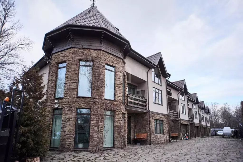Таунхаус в Санкт-Петербург Первомайский просп., 23 (1500 м) - Фото 0